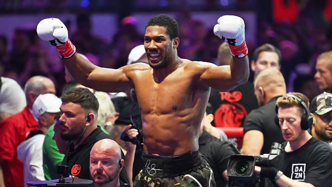 Anthony Joshua geht zweimal zu Boden und gewinnt doch noch!