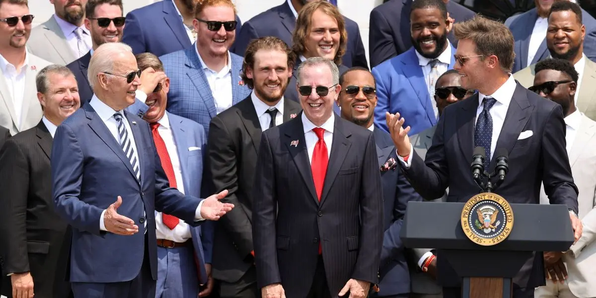 Tom Brady und Joe Biden witzeln über Donald Trump – Besuch im Weißen Haus