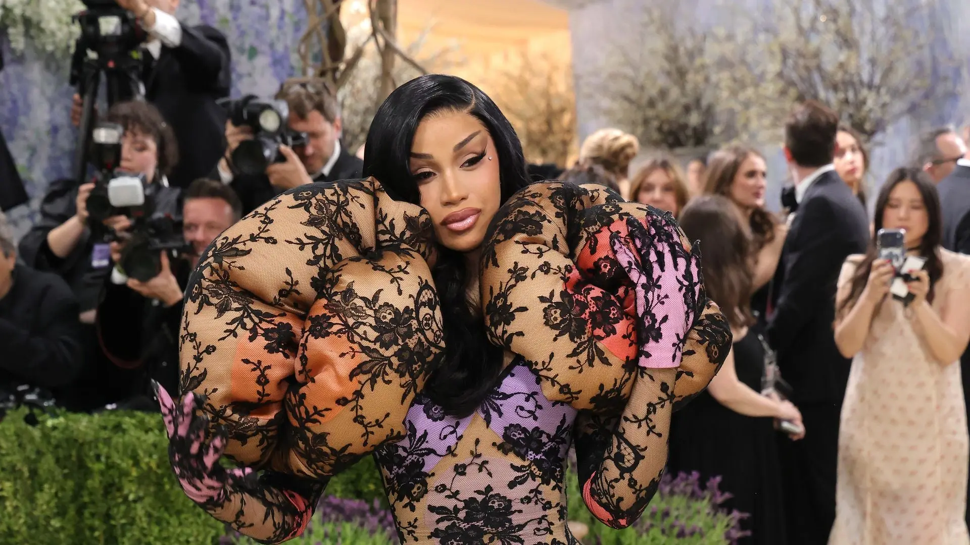 Unschuldig? Stefon Diggs' Kläger kritisiert Cardi Bs Aussage